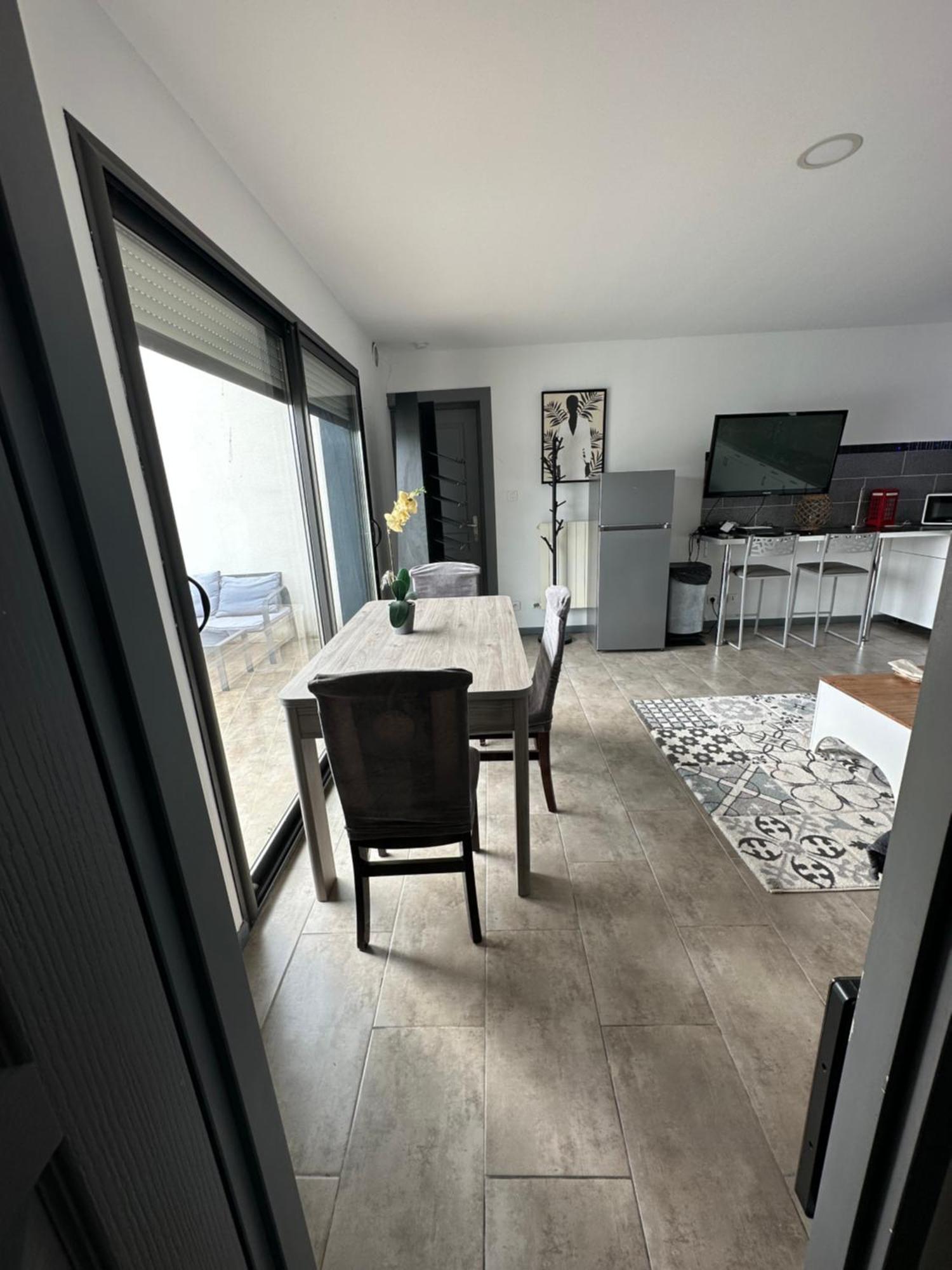 Superbe Appartement Avec Piscine Et Spa Privatif Villeneuve-les-Beziers ภายนอก รูปภาพ